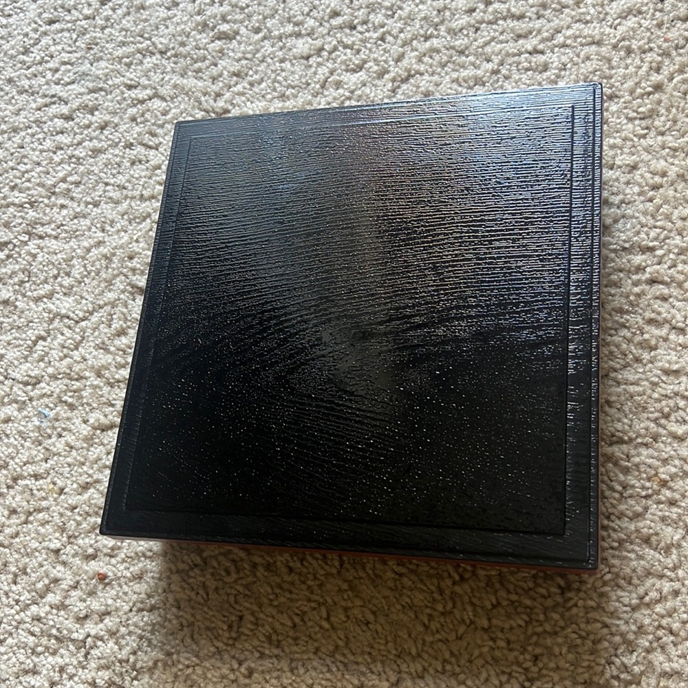 Like new pinto box